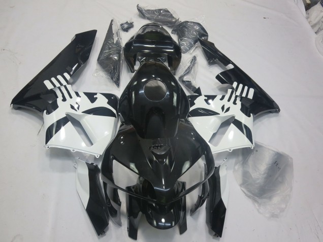 2005-2006 Noir Brillant & Logo Punisher CBR600RR Carénage Moto 2005-2006 Noir Brillant & Logo Punisher CBR600RR Carénage Moto